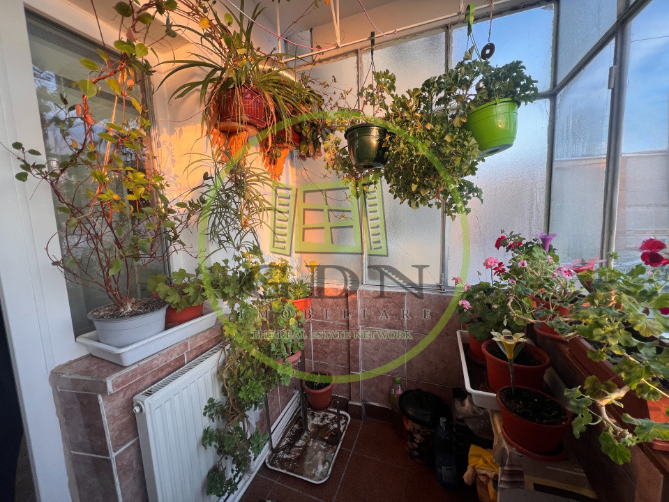 Apartament 3 camere, cartier Sarari, zona Liceul Henri Coanda 