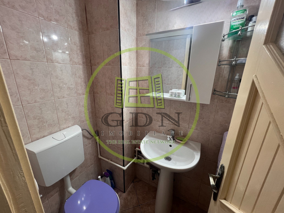 Apartament 3 camere, cartier Sarari, zona Liceul Henri Coanda 