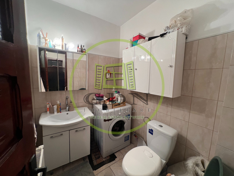 Apartament 4 camere, decomandat, cartier 1Mai, zona Pelendava