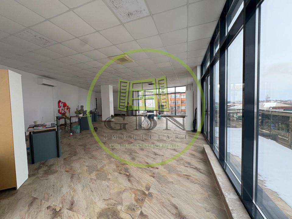 Spatiu comercial, 100 mp, Cartier Rovine, Zona Helmat