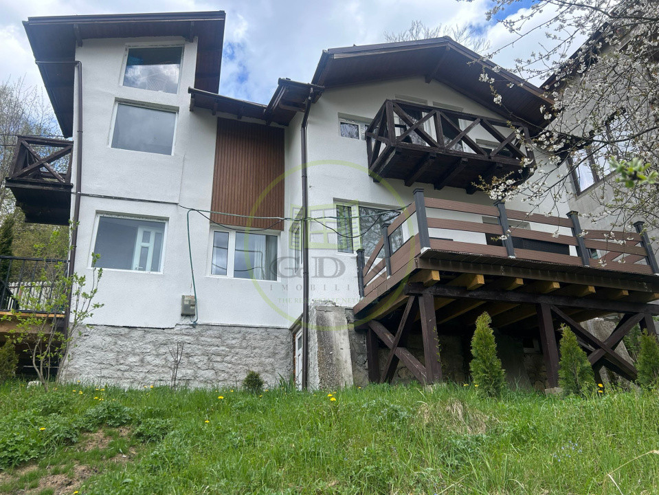 Casa de vanzare 6 camere, 4 dormitoare, 2 bai, localitatea Azuga 