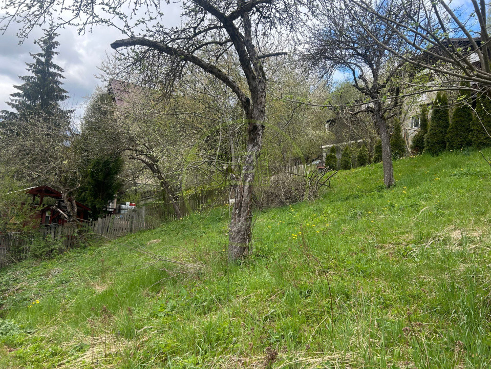 Casa de vanzare 6 camere, 4 dormitoare, 2 bai, localitatea Azuga 