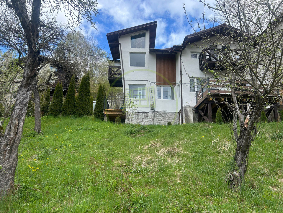 Casa de vanzare 6 camere, 4 dormitoare, 2 bai, localitatea Azuga 