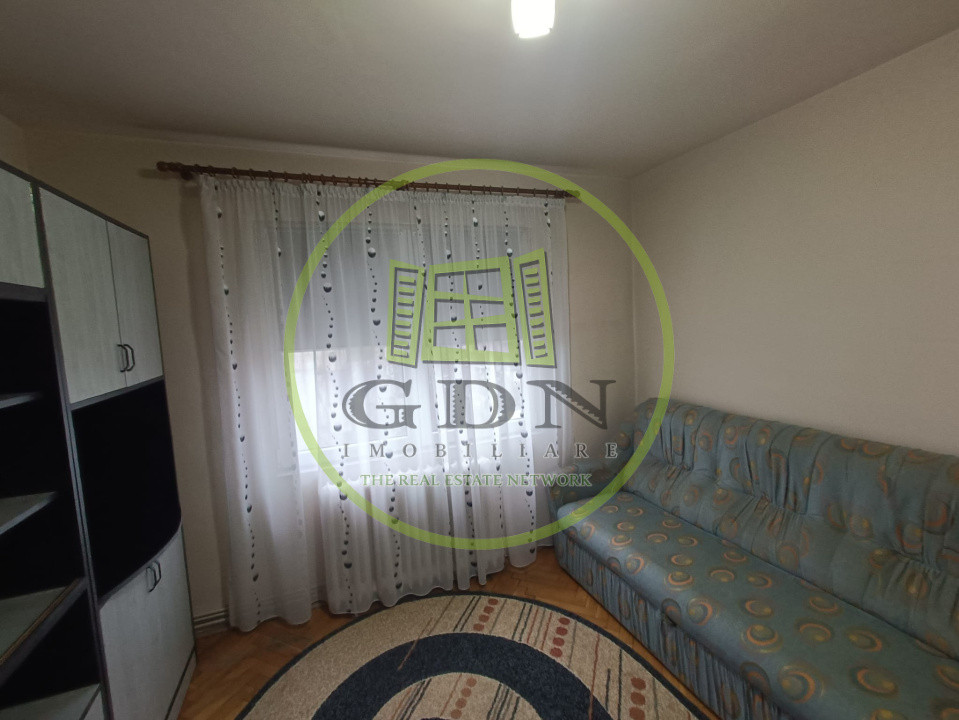 Apartament cu 3 camere de vânzare in Reghin bld Unirii
