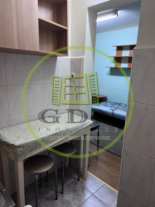 Garsoniera cf 2 cu vană în Zorilor 