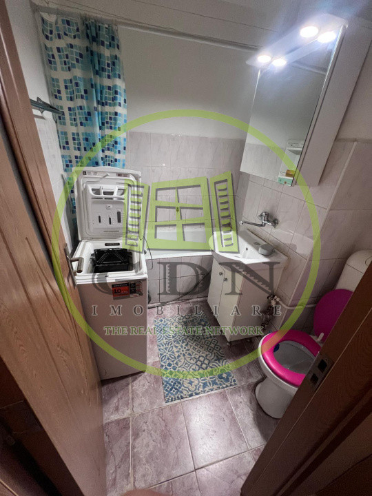 Garsoniera cf 2 cu vană în Zorilor 