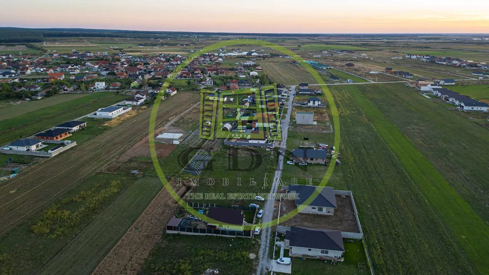 Teren intravilan de vanzare in Cihei, 511 mp,  cu front stradal de 17 ml