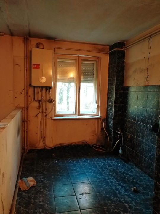 Apartament cu 3 camere de vânzare