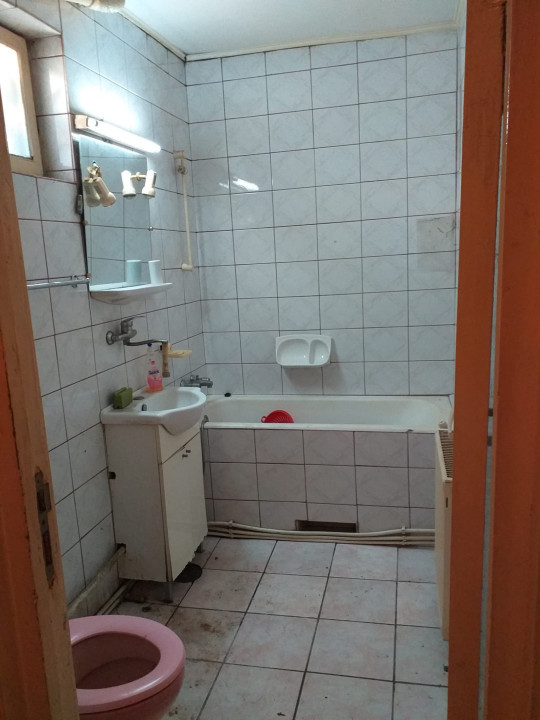 Apartament cu 3 camere de vânzare