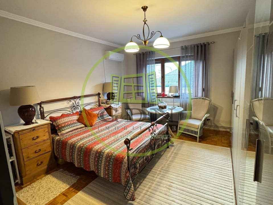 Apartament cochet cu 3 camere la curte comuna