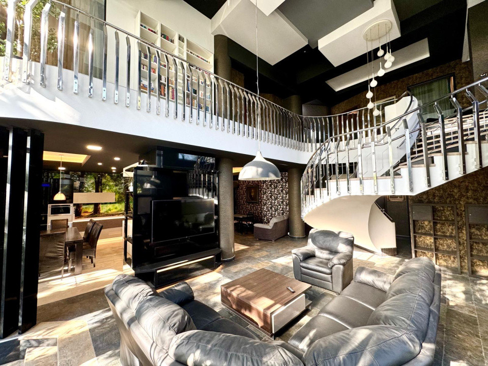 Vilă superbă, unicat, versatilă, lift interior, zona Carrefour Colentina! 