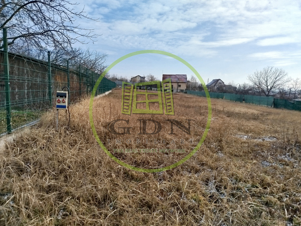 Teren intravilan de vânzare în Oradea, 3000 mp, cu front stradal de 29 ml