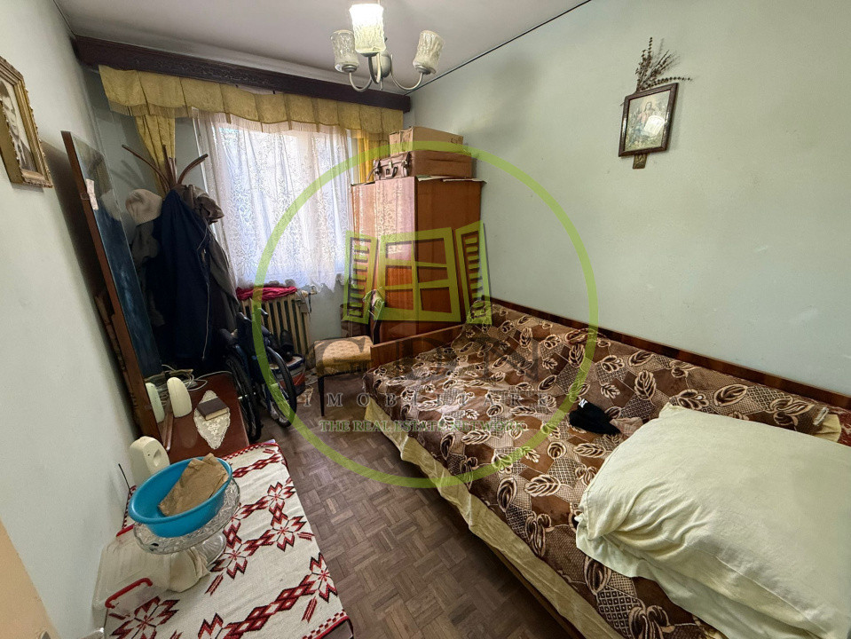 Apartamemt 3 camere, semidecomandat, 49,84mp , etajul 1, Craiovita, zona Racheta