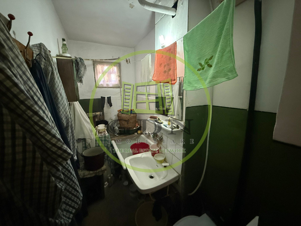 Apartamemt 3 camere, semidecomandat, 49,84mp , etajul 1, Craiovita, zona Racheta