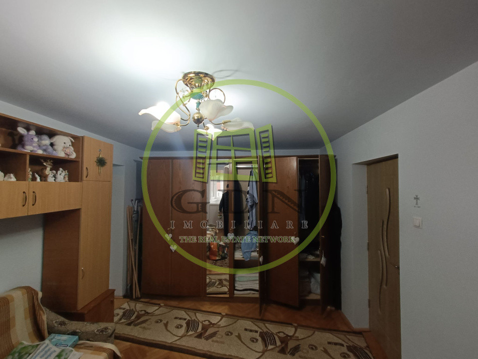 Apartament cu 2 camere de vânzare Reghin zona centrală 