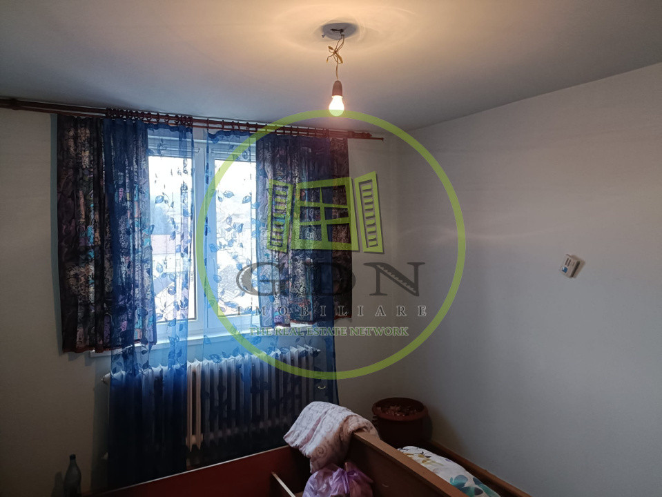 Apartament cu 2 camere de vânzare Reghin zona centrală 