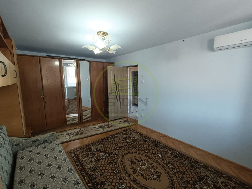 Apartament cu 2 camere de vânzare în Reghin, zona centrală 0 comision