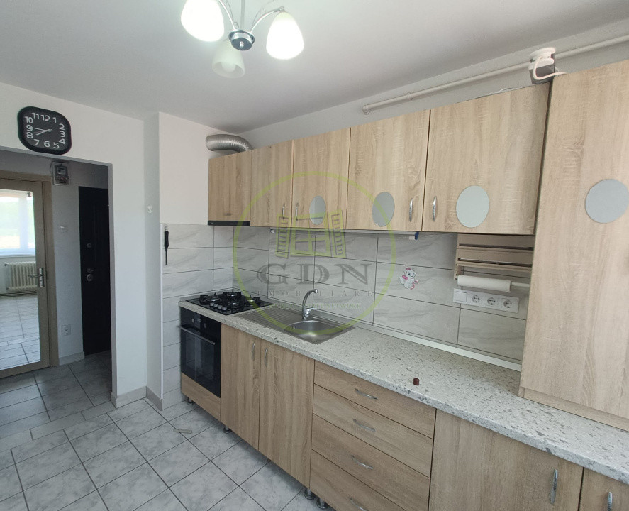 Apartament cu 2 camere de vânzare în Reghin, zona centrală 0 comision