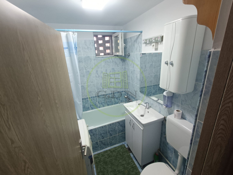 Apartament cu 2 camere de vânzare în Reghin, zona centrală 0 comision
