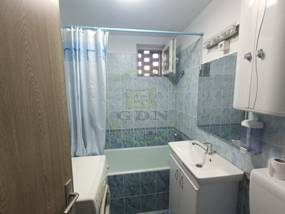 Apartament cu 2 camere de vânzare în Reghin, zona centrală 0 comision