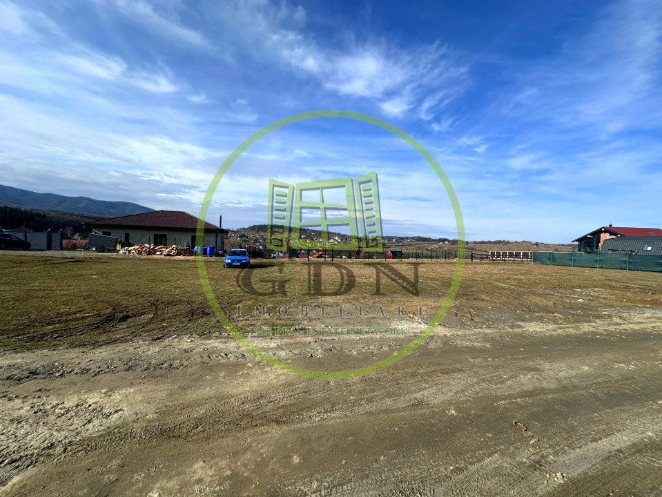 Teren intravilan-1400 mp- Tocile, Sadu