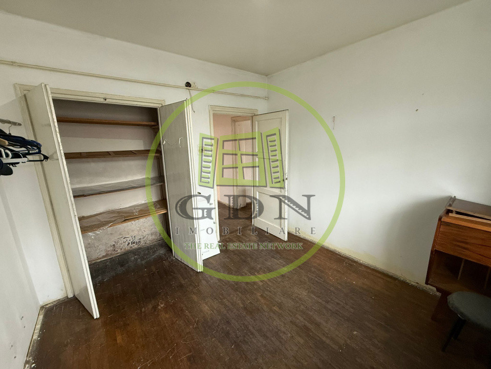 Apartament 3 camere, semidecomandat, 62,2mp, Rovine, zona Petre Ispirescu