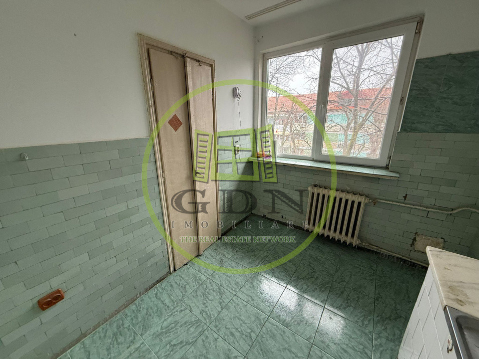 Apartament 3 camere, semidecomandat, 62,2mp, Rovine, zona Petre Ispirescu