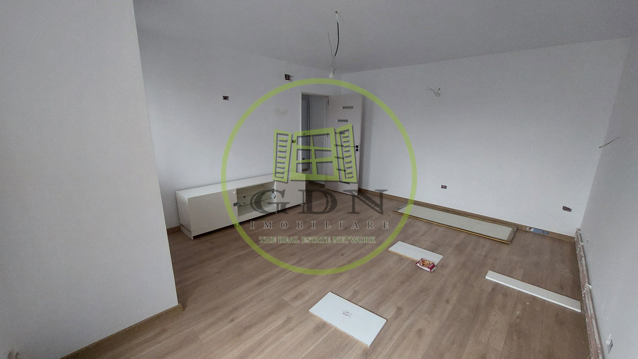 Apartament 3 camere decomandat, 78 mp, Cartier 1 Mai zona Centru Multifunctional