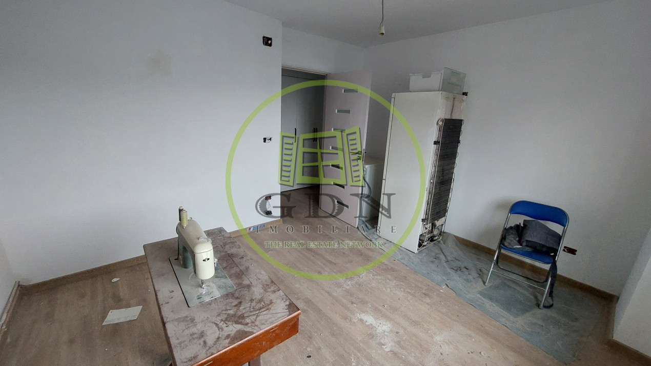 Apartament 3 camere decomandat, 78 mp, Cartier 1 Mai zona Centru Multifunctional