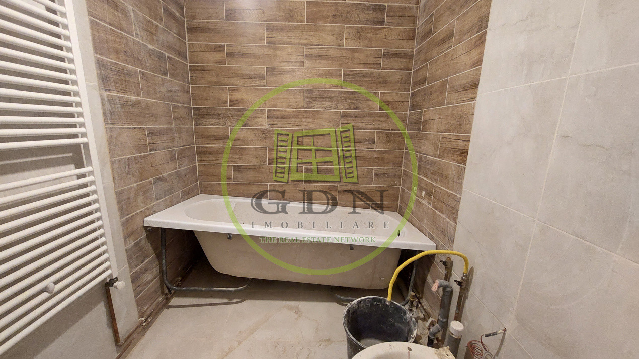 Apartament 3 camere decomandat, 78 mp, Cartier 1 Mai zona Centru Multifunctional