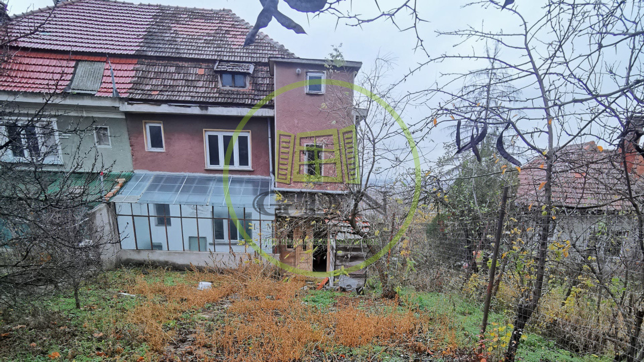 Casă cu doua apartamente tip Duplex cu panorama unica