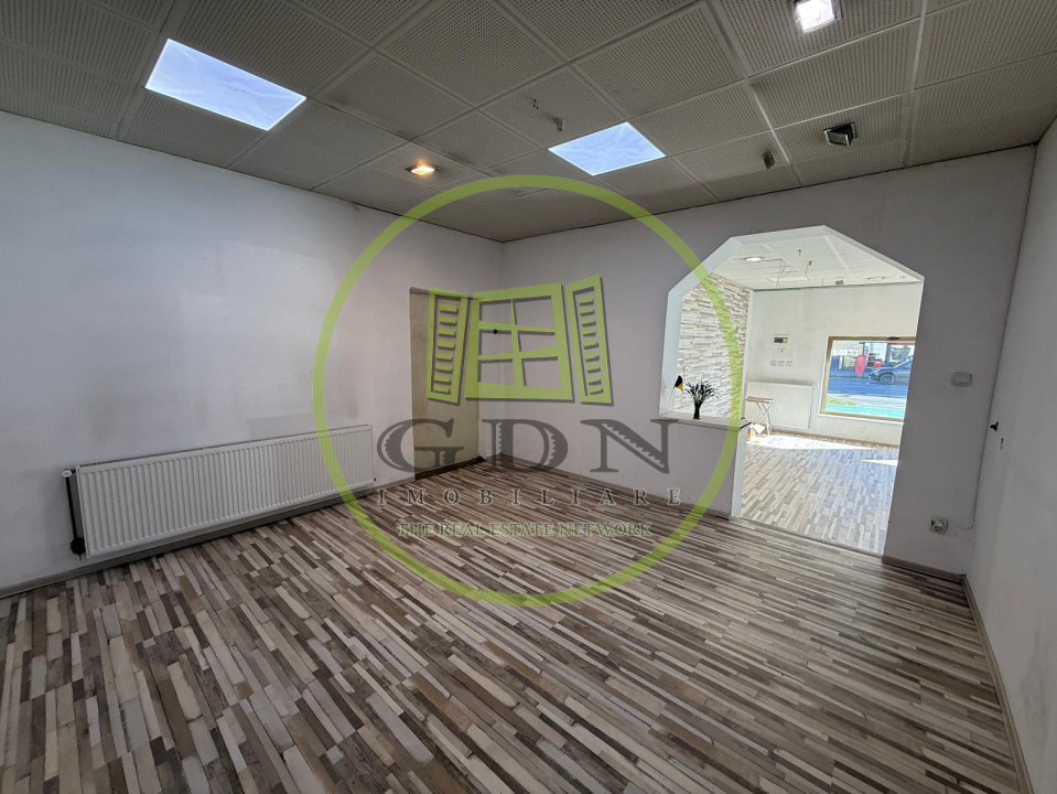      Spațiu comercial 110 mp – deschidere mare la stradă, parcare în față