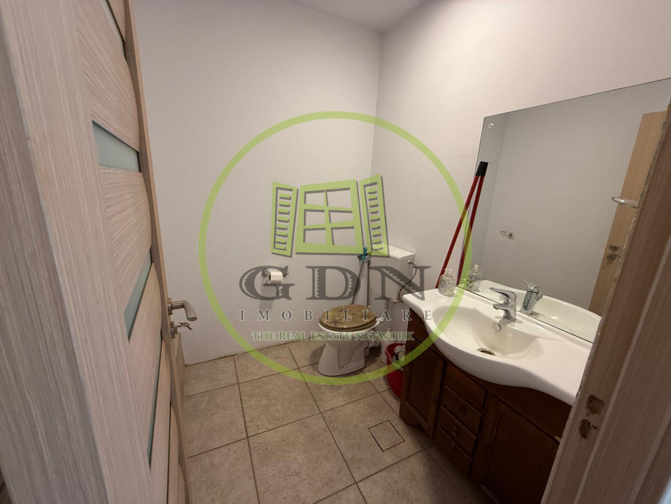      Spațiu comercial 110 mp – deschidere mare la stradă, parcare în față