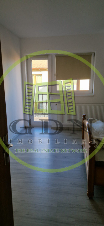 Casă individuală cu 2 niveluri – singur în curte, mobilată