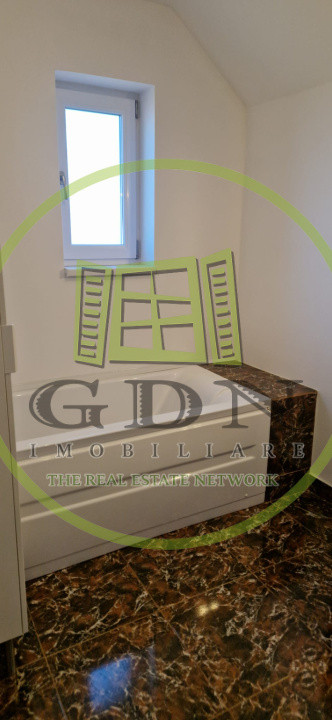 Casă individuală cu 2 niveluri – singur în curte, mobilată