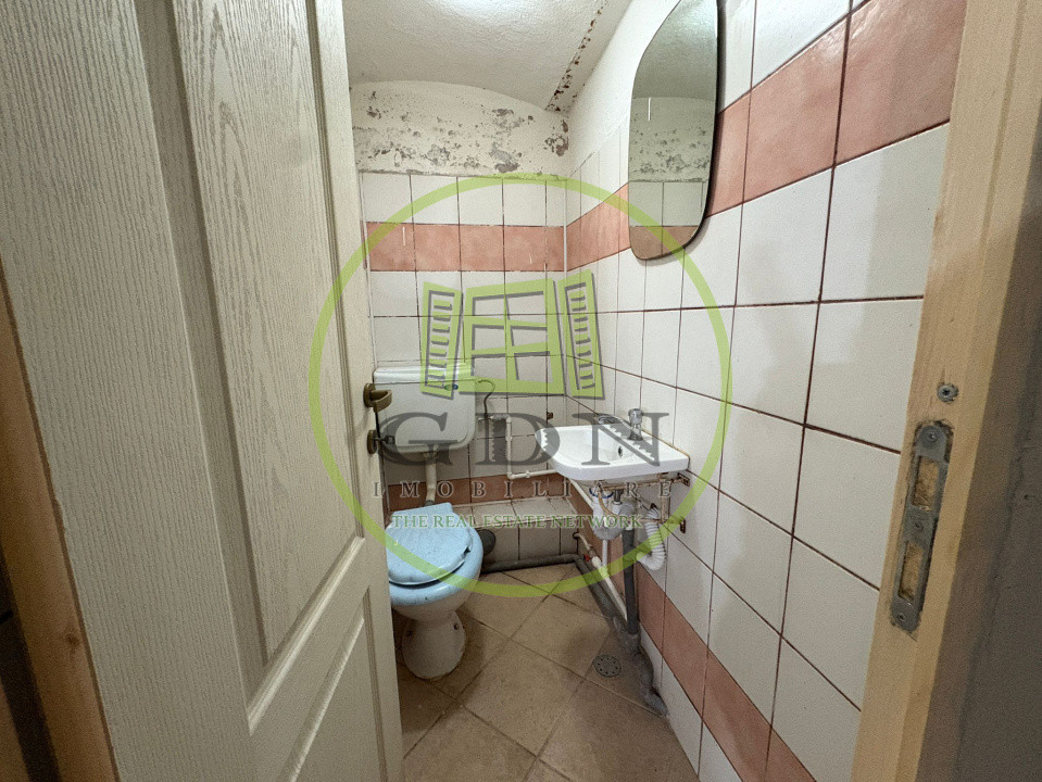 Spatiu comercial, parter + demisol, 70 mp, Zona Centrala