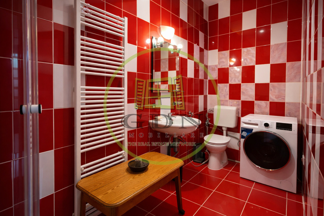  apartament 2 camere la casă, cu curte comună Piața Sfatului Brașov