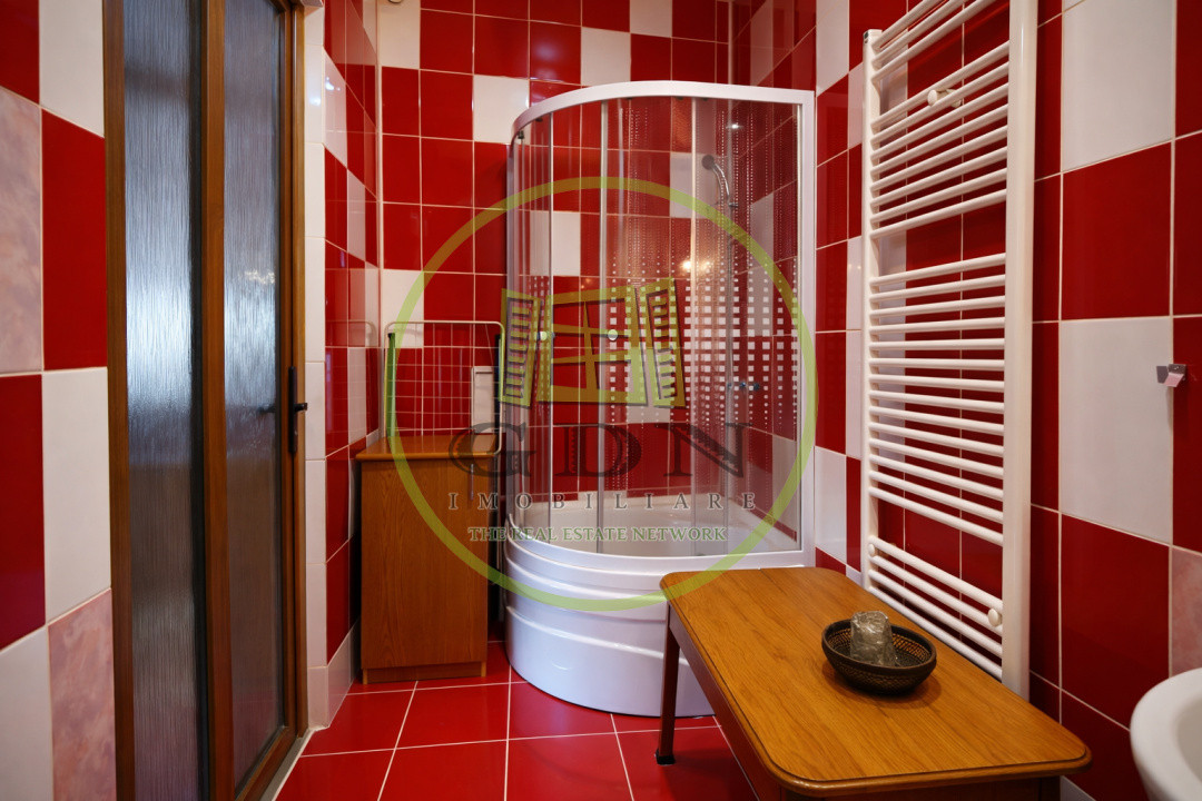  apartament 2 camere la casă, cu curte comună Piața Sfatului Brașov