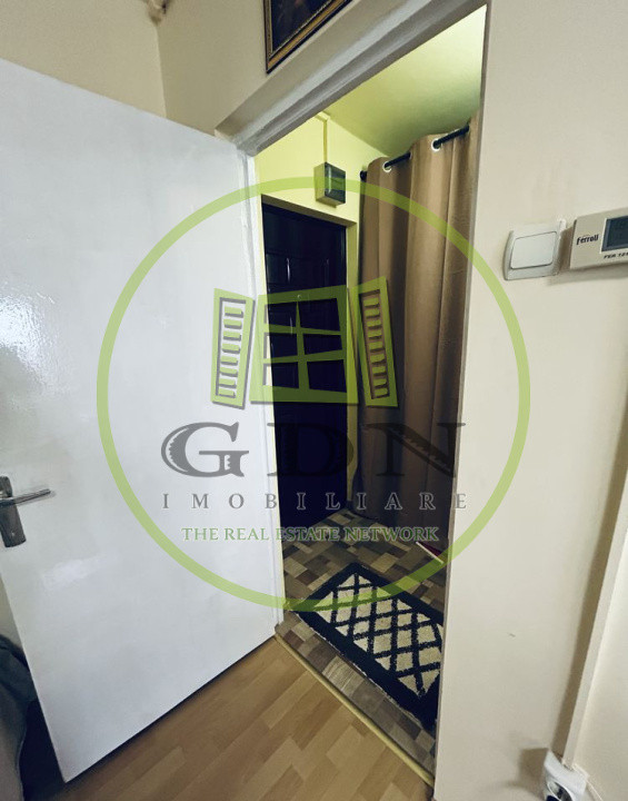    Garsonieră decomandată etaj 3, balcon zona Calea Dumbrăvii