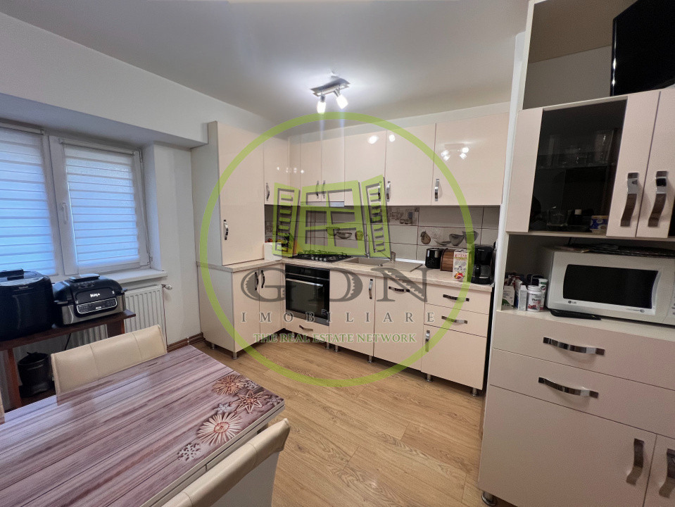 Apartament 4 camere, decomandat, 108 mp, 1 Mai, zona Scoala 36