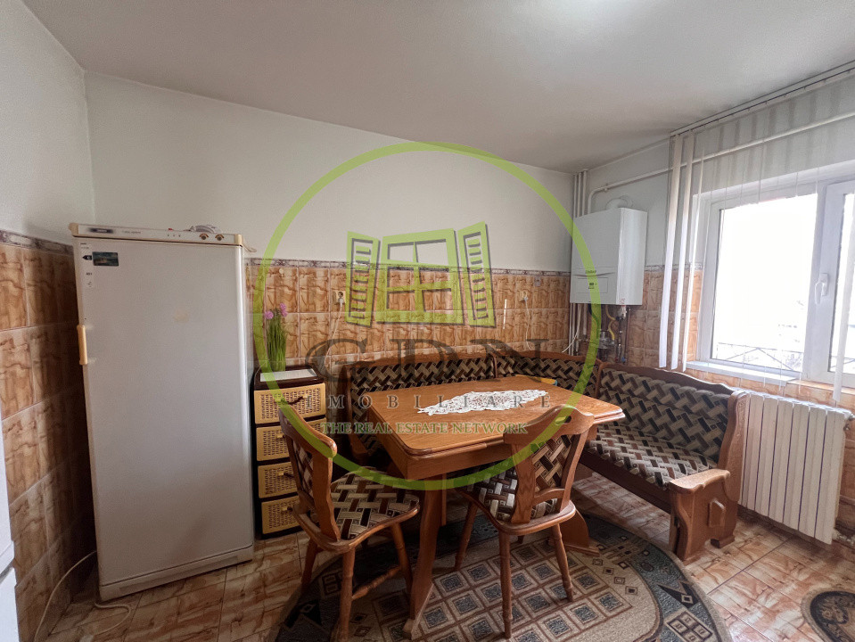 Apartament 3 camere, decomandat, cartier Rovine, zona liceul Tudor Arghezi