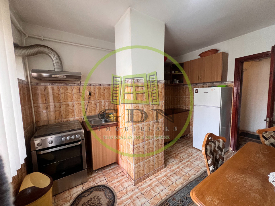 Apartament 3 camere, decomandat, cartier Rovine, zona liceul Tudor Arghezi