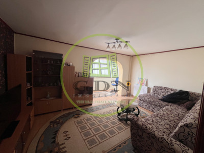 Apartament 3 camere, decomandat, cartier Rovine, zona liceul Tudor Arghezi