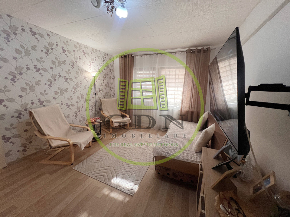 Apartament 2 camere, semidecomandat, cartier Craiovita Noua, zona Fortuna