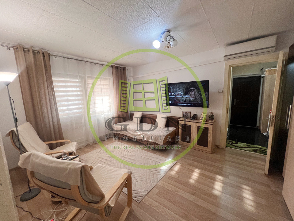 Apartament 2 camere, semidecomandat, cartier Craiovita Noua, zona Fortuna