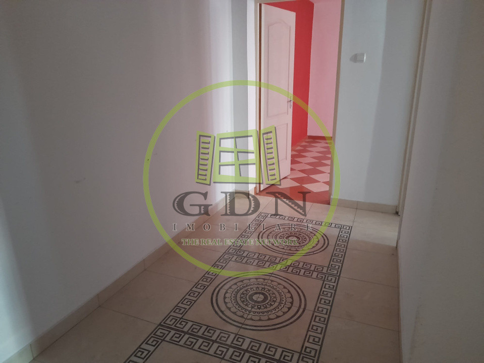 Apartament 2 camere de vanzare la parter B-ul Unirii    Fagaras jud. Brasov