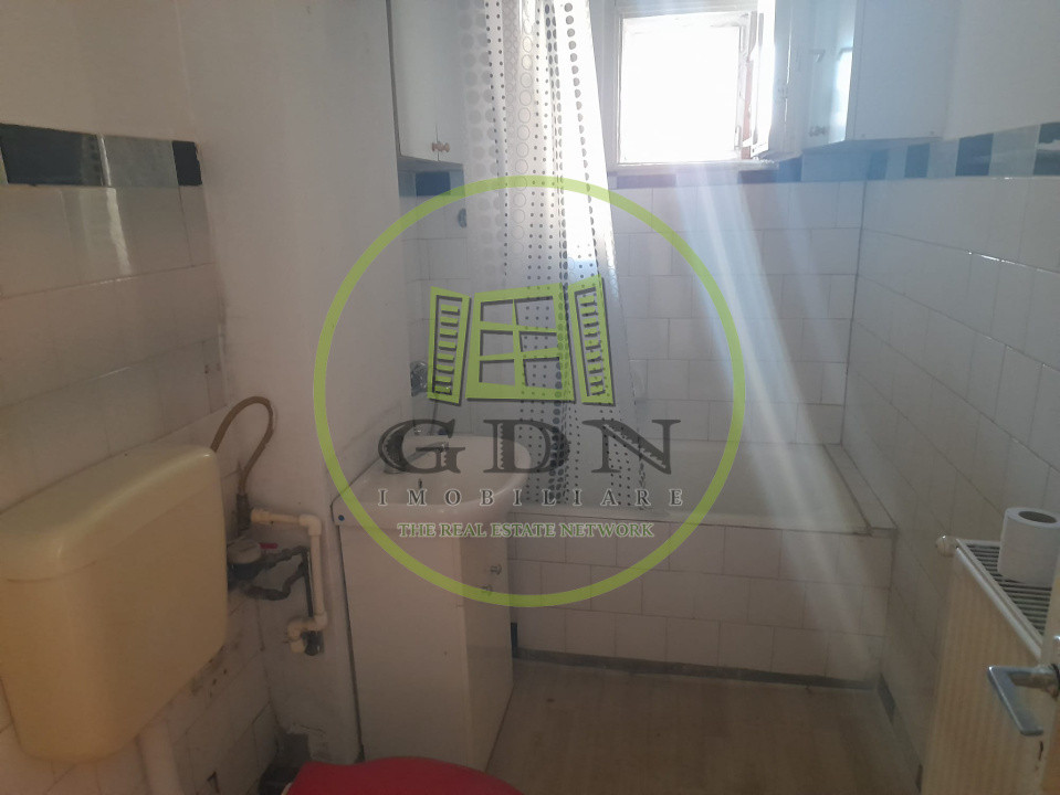 Apartament 2 camere de vanzare la parter B-ul Unirii    Fagaras jud. Brasov