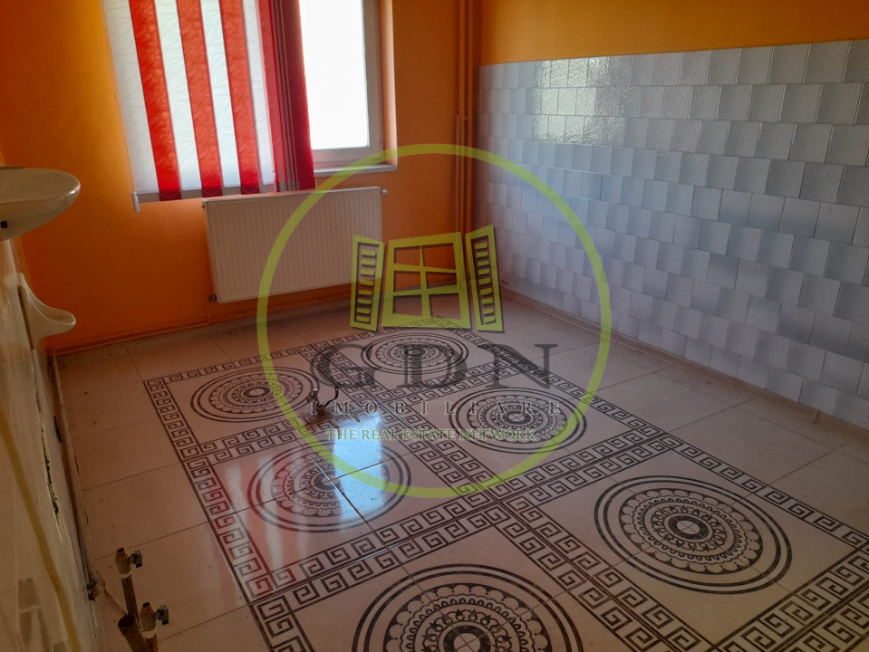 Apartament 2 camere de vanzare la parter B-ul Unirii    Fagaras jud. Brasov