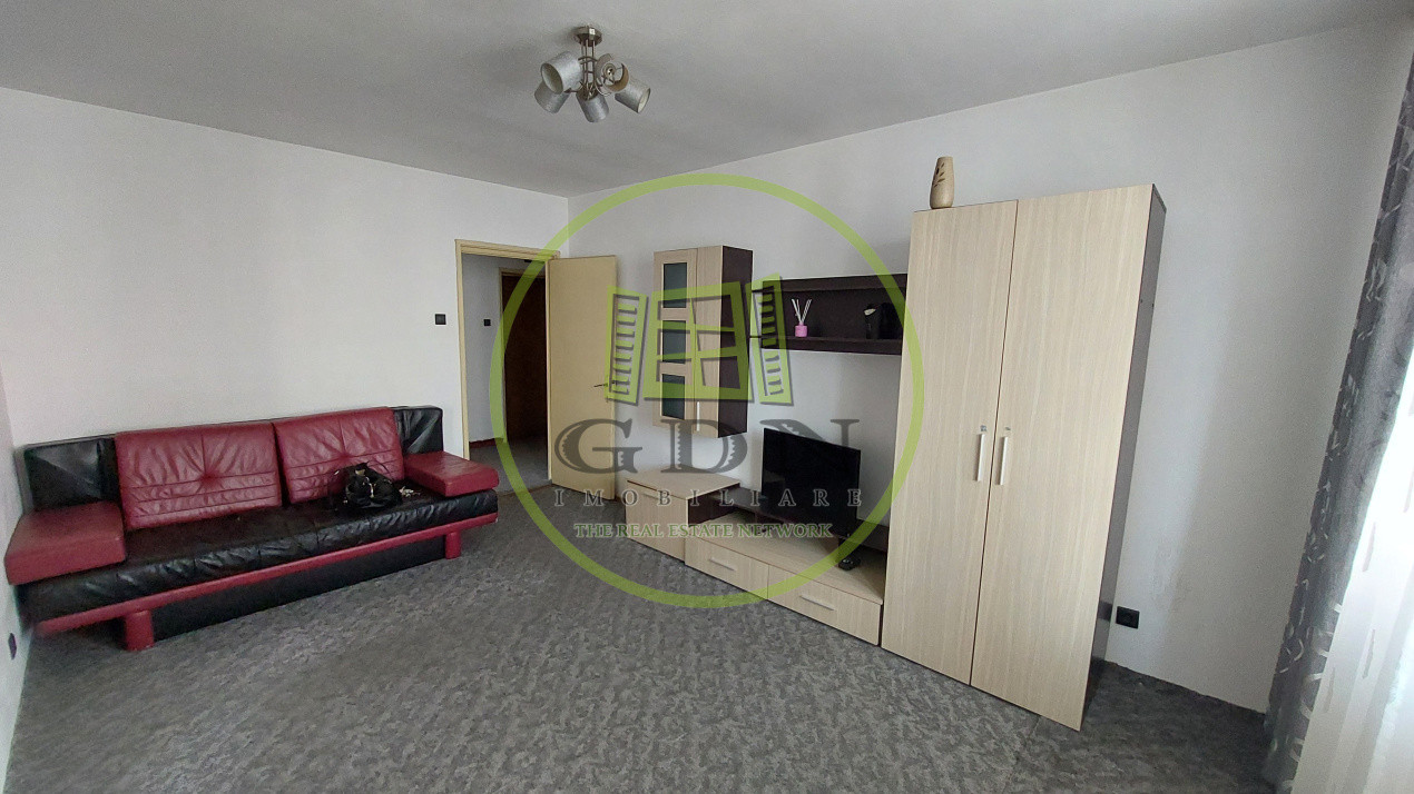 Apartament doua camere, etajul 3, Rovine, zona Piata Mare