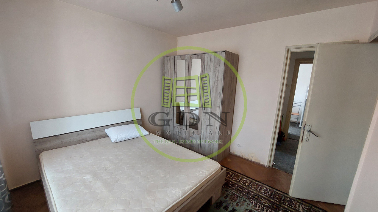 Apartament doua camere, etajul 3, Rovine, zona Piata Mare